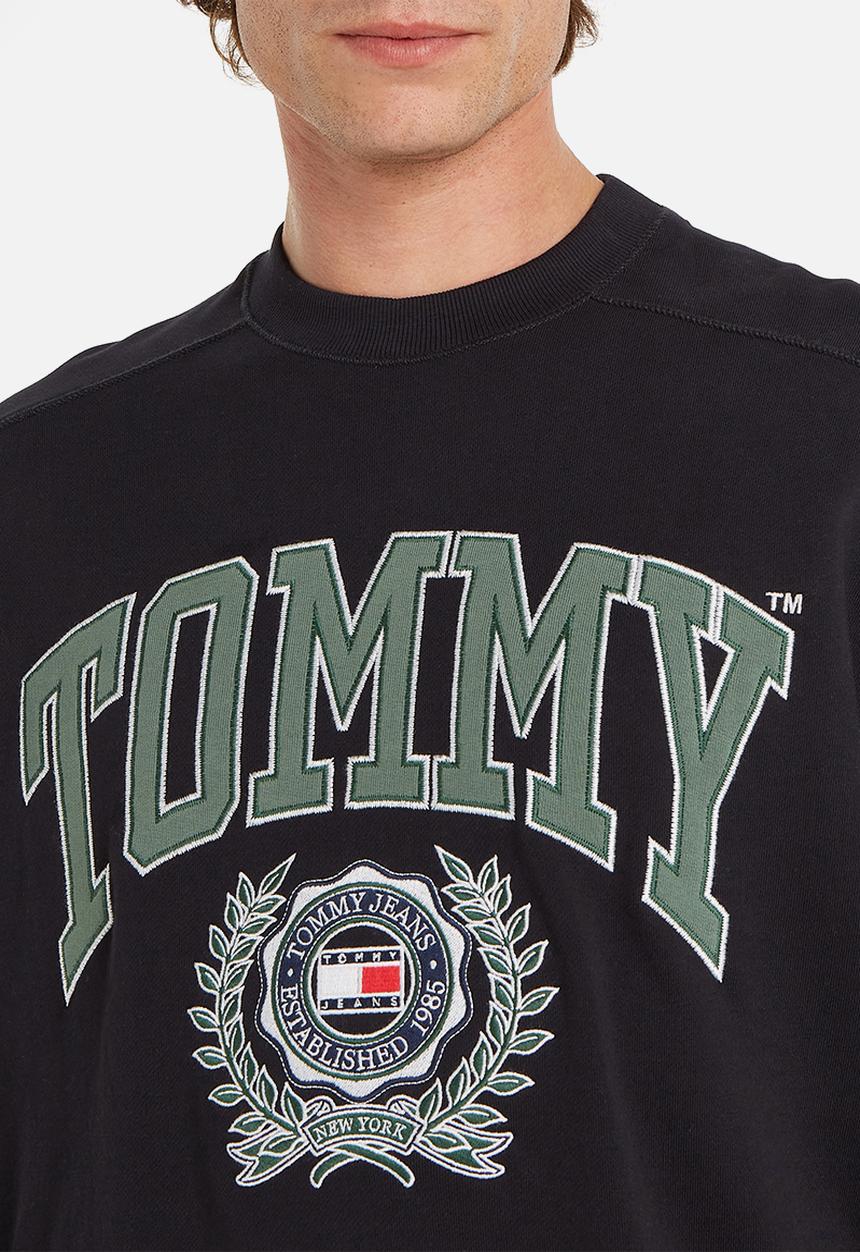 Tommy Hilfiger - Tjm boxy college graphic crew - black
