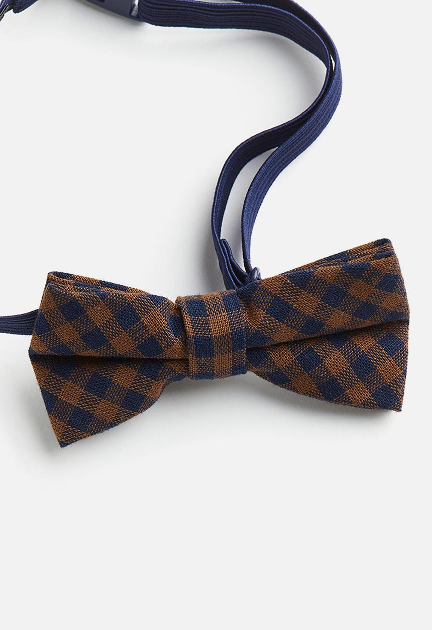 H&M - Short-sleeved shirt and bow tie - white