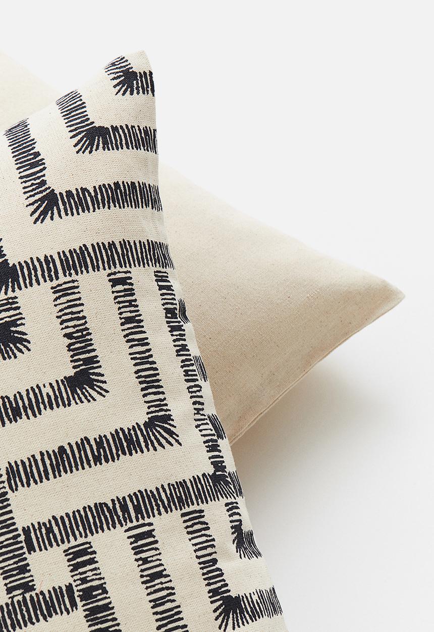 H&M - 2-pack cotton cushion covers - light beige/patterned 