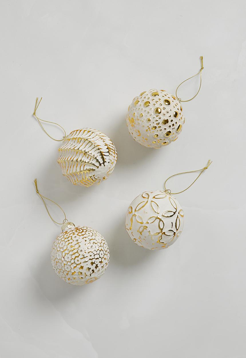 H&S - Glass Christmas baubles set of 4 - white & gold