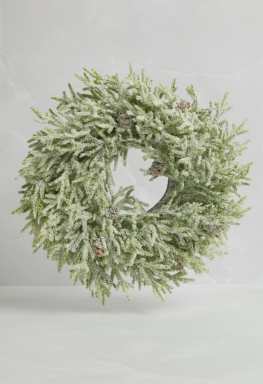 H&S - Pine wreath - light green with snow finish