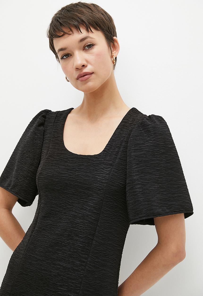 Me&B - Crinkle knit dress - black