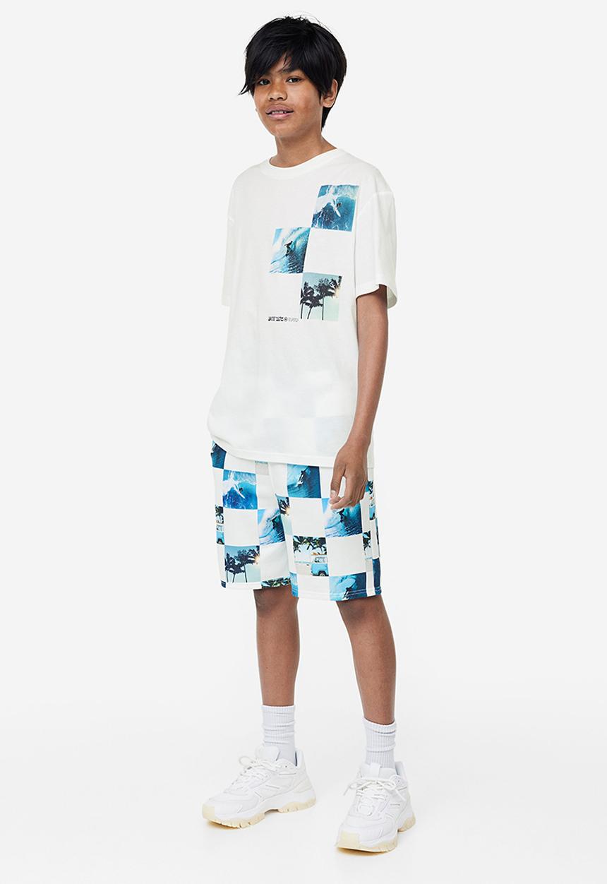 H&M - Patterned sweatshorts - light blue surfer