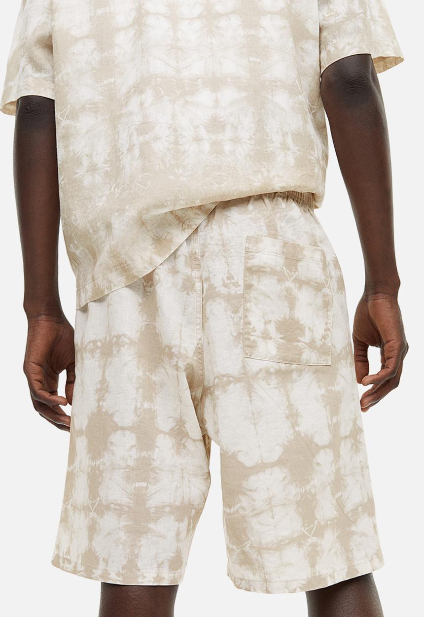 H&M - Relaxed fit linen-blend shorts - beige/white patterned