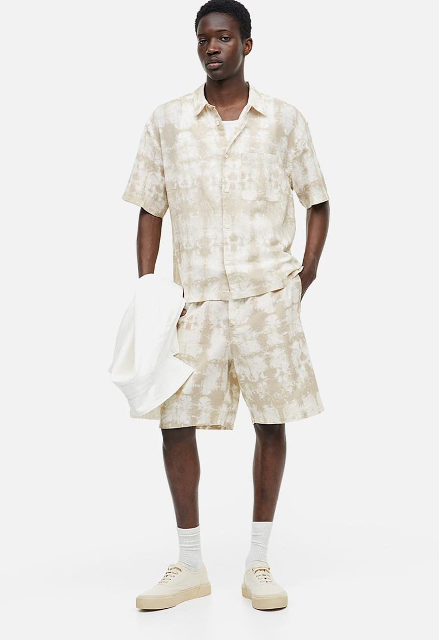 H&M - Relaxed fit linen-blend shorts - beige/white patterned