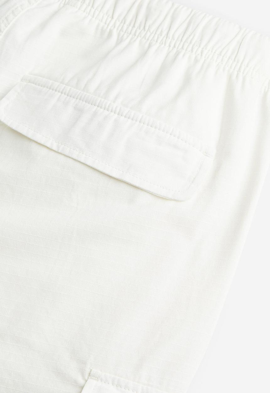 H&M - Relaxed fit ripstop cargo shorts - white