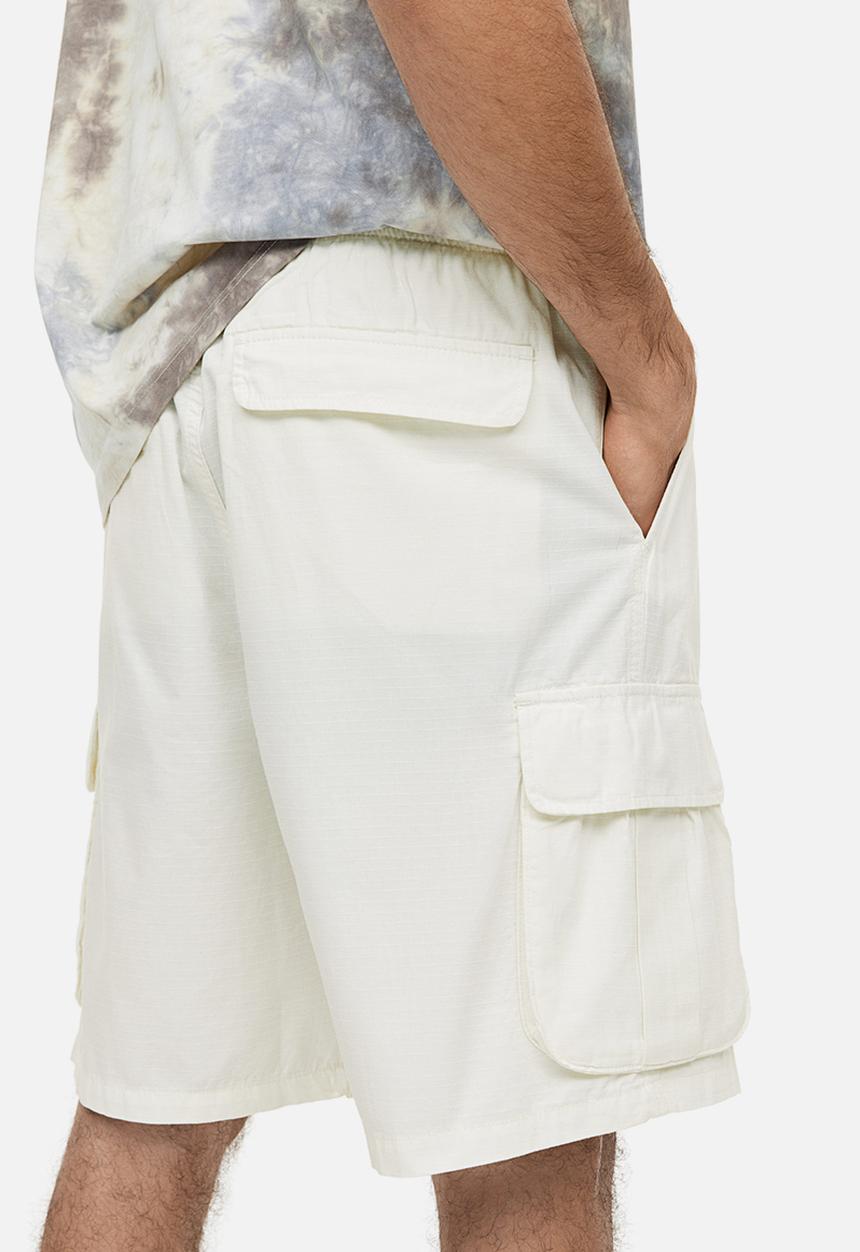 H&M - Relaxed fit ripstop cargo shorts - white