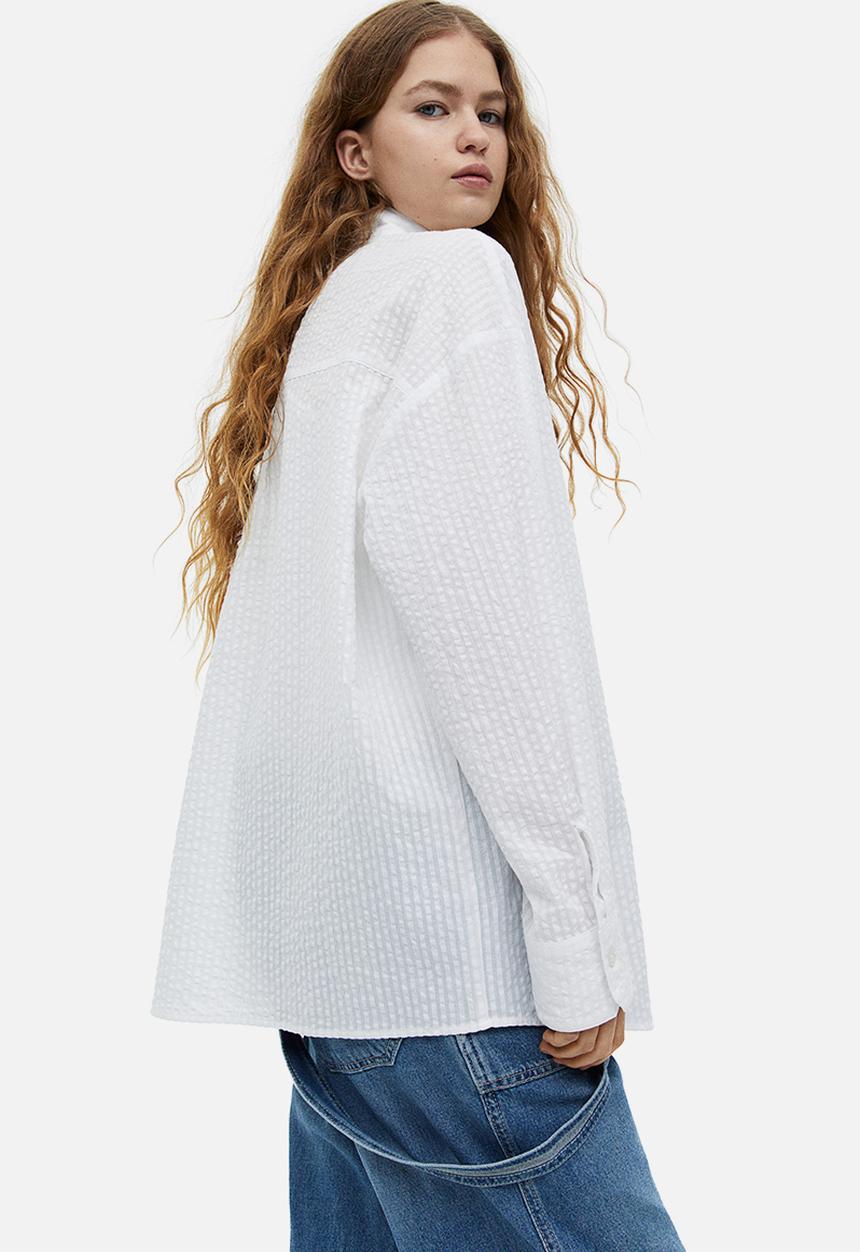 H&M - Oversized seersucker shirt - white