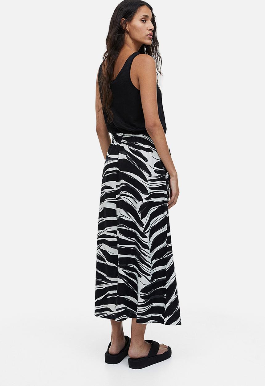 H&M - Flared skirt - black