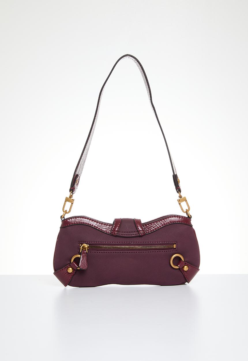 GUESS - Gloss vintage tp zp shouldr bg - merlot