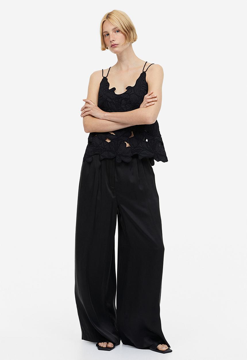 H&M - Embroidered top - black