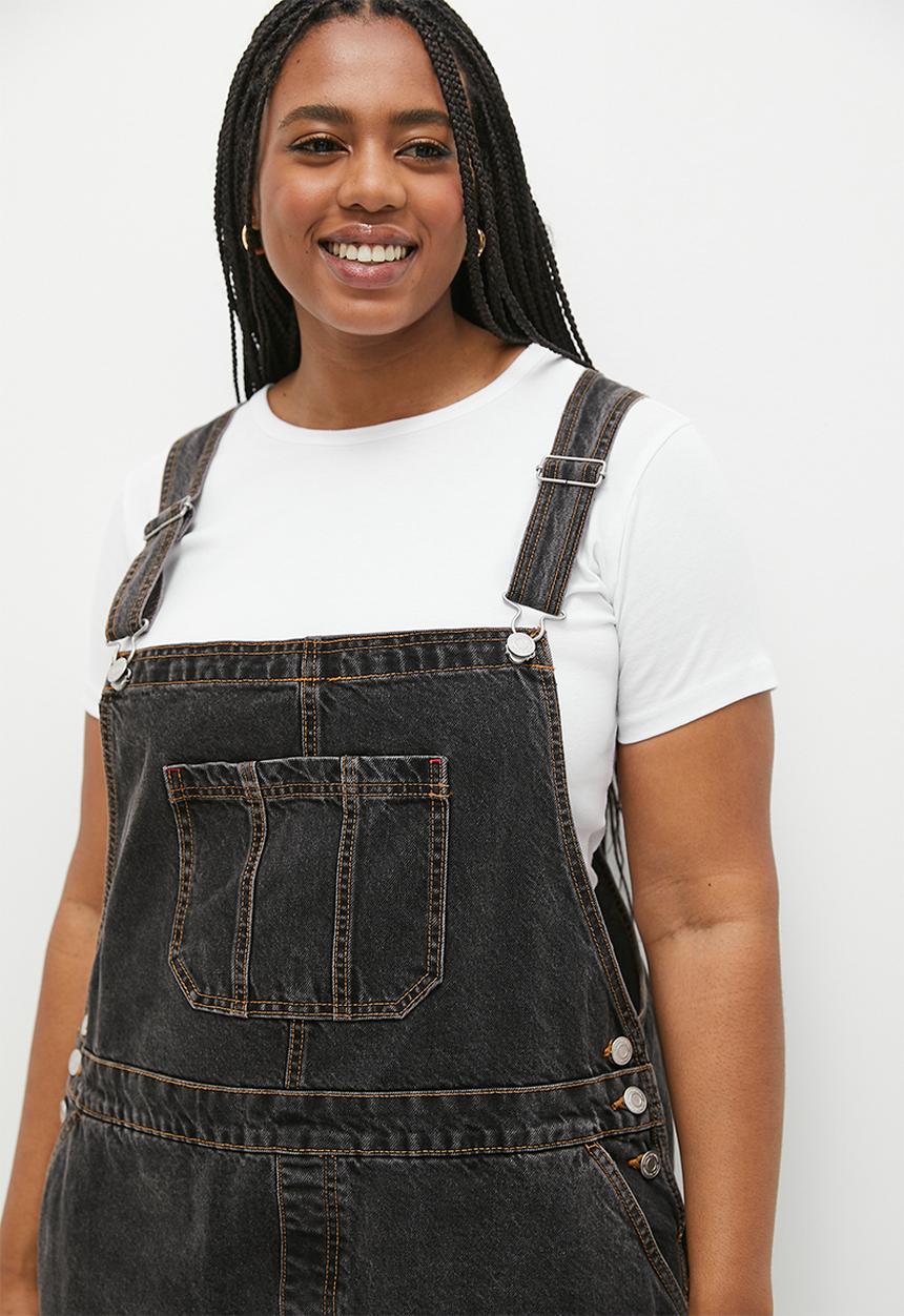 Cotton On - Plus Cargo Short Denim Overall - Smokey Black