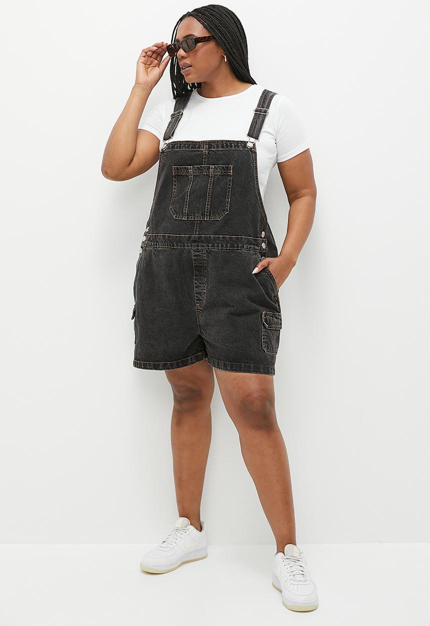 Cotton On - Plus Cargo Short Denim Overall - Smokey Black