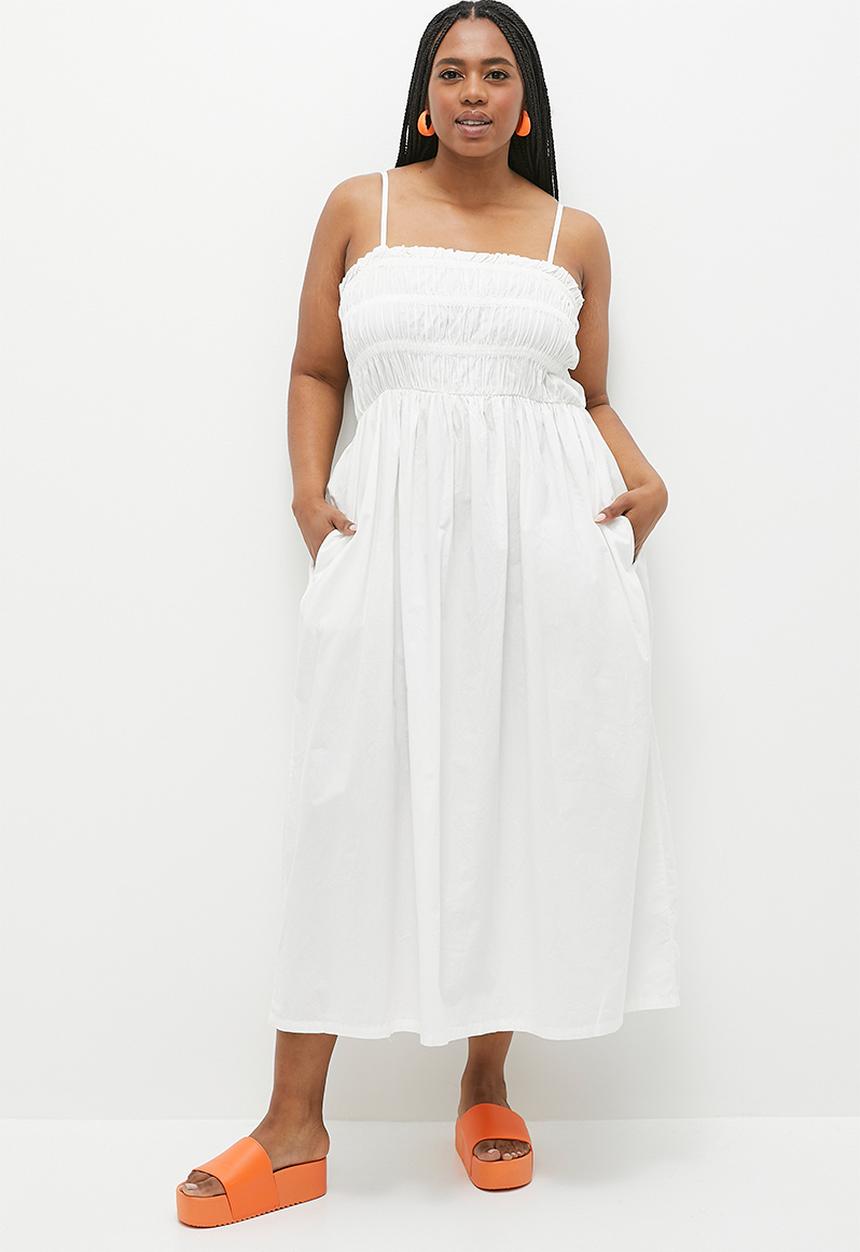 Cotton On - Plus lexi shirred maxi dress - white