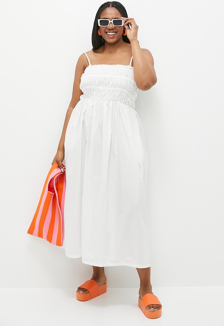 Cotton On - Plus lexi shirred maxi dress - white