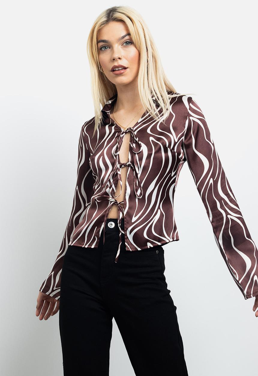 Daisy Street - Tie Front Printed Satin Shirt - Brown and White