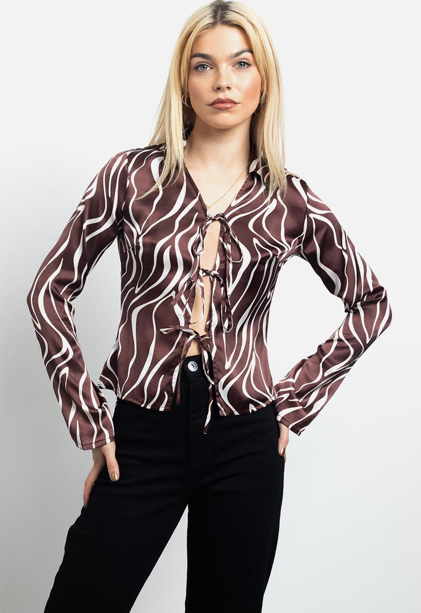 Daisy Street - Tie Front Printed Satin Shirt - Brown and White