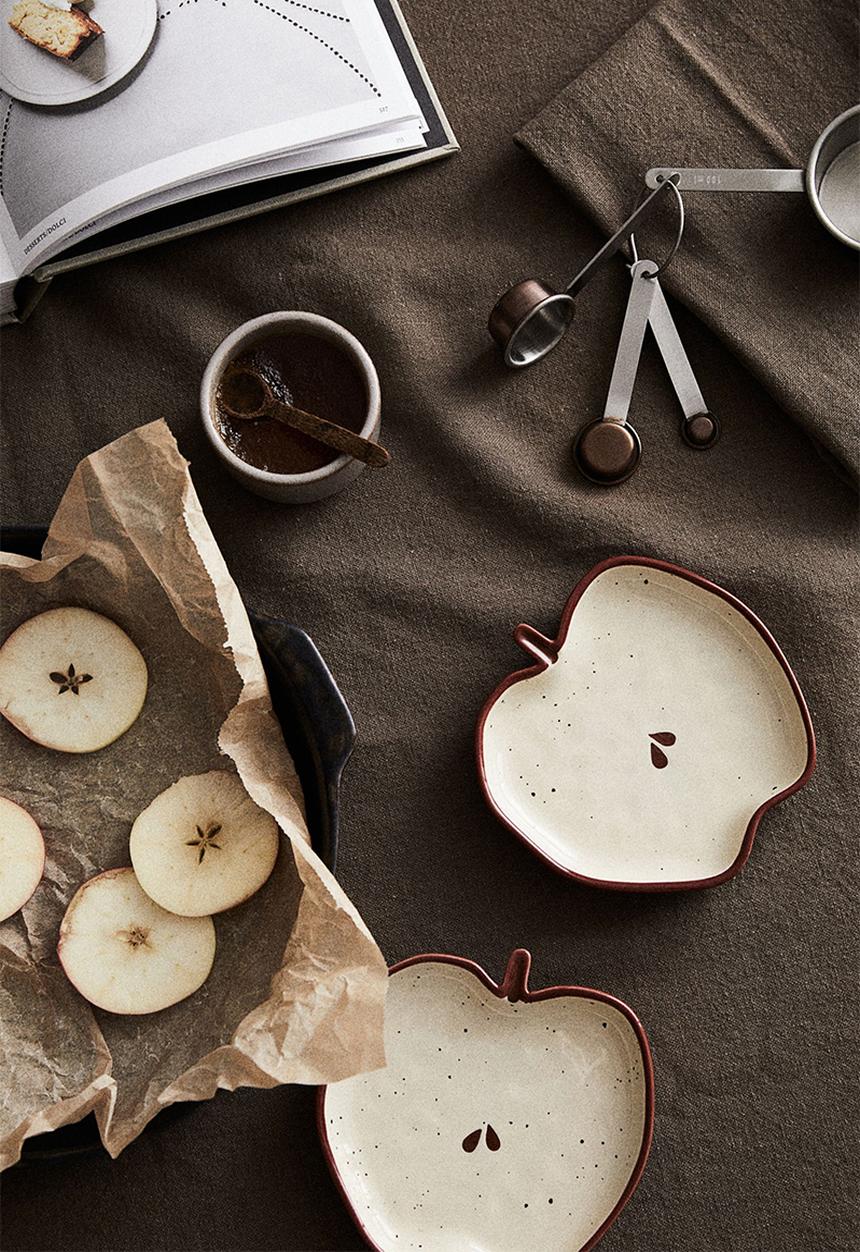 H&M - Stoneware plate - beige & red