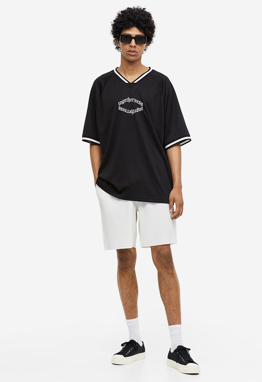 H&M - Oversized fit printed mesh t-shirt - black togetherness