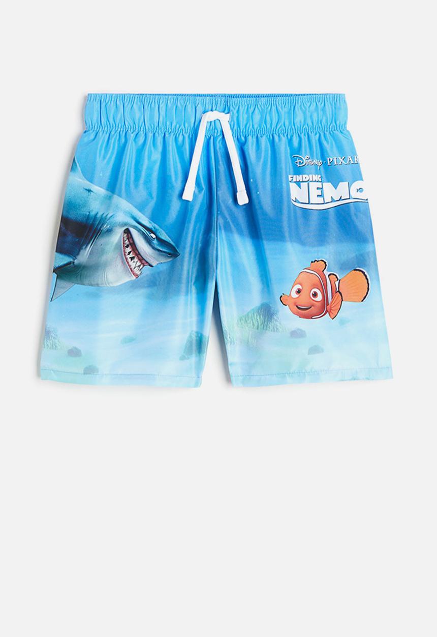 H&M - Printed swim shorts - bright blue finding nemo