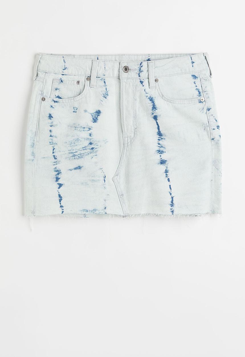H&M - Low waist denim skirt - light denim blue patterned