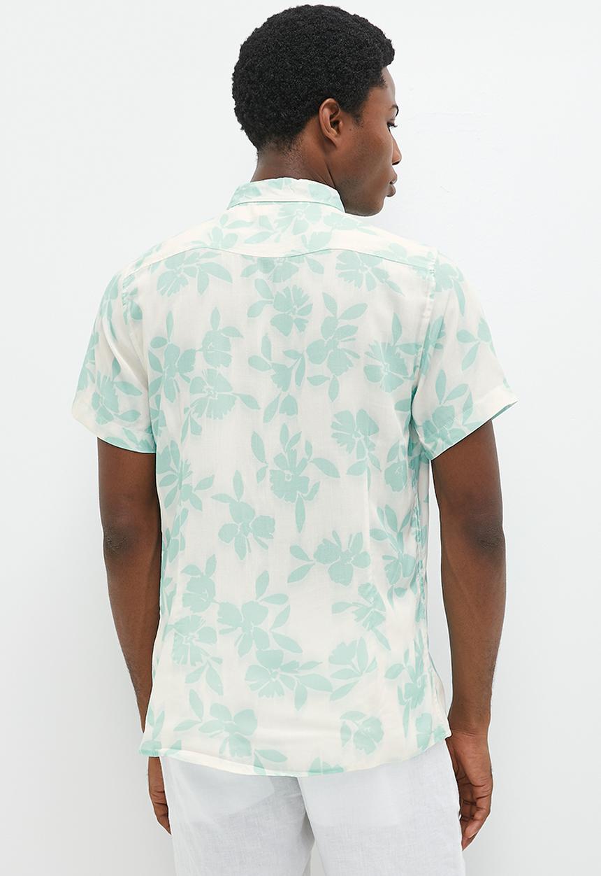 GUESS - Short sleeve eco rayon shirt - Shadowbox floral antigua teal