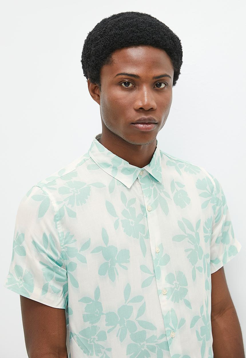 GUESS - Short sleeve eco rayon shirt - Shadowbox floral antigua teal