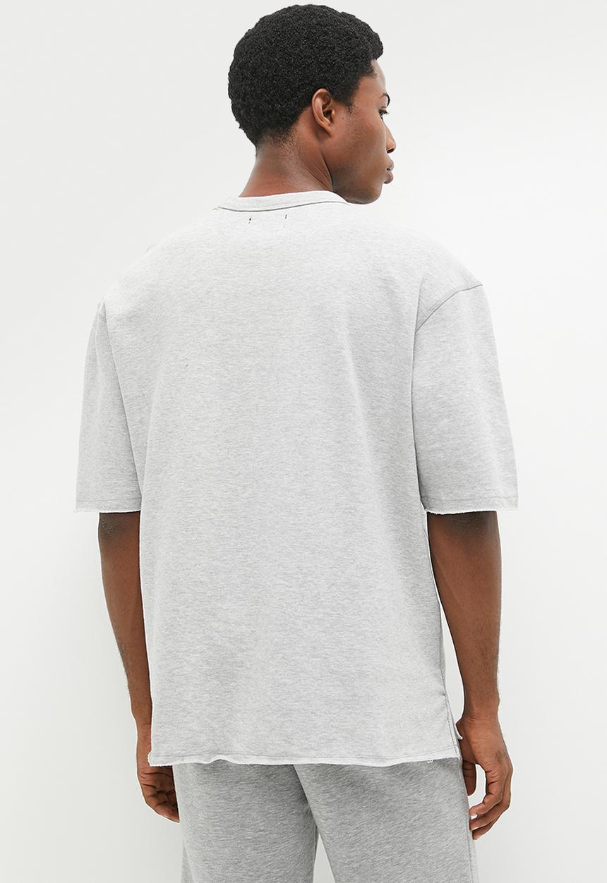 STYLE REPUBLIC - Julian Raw Edge Fleece Tee - Grey