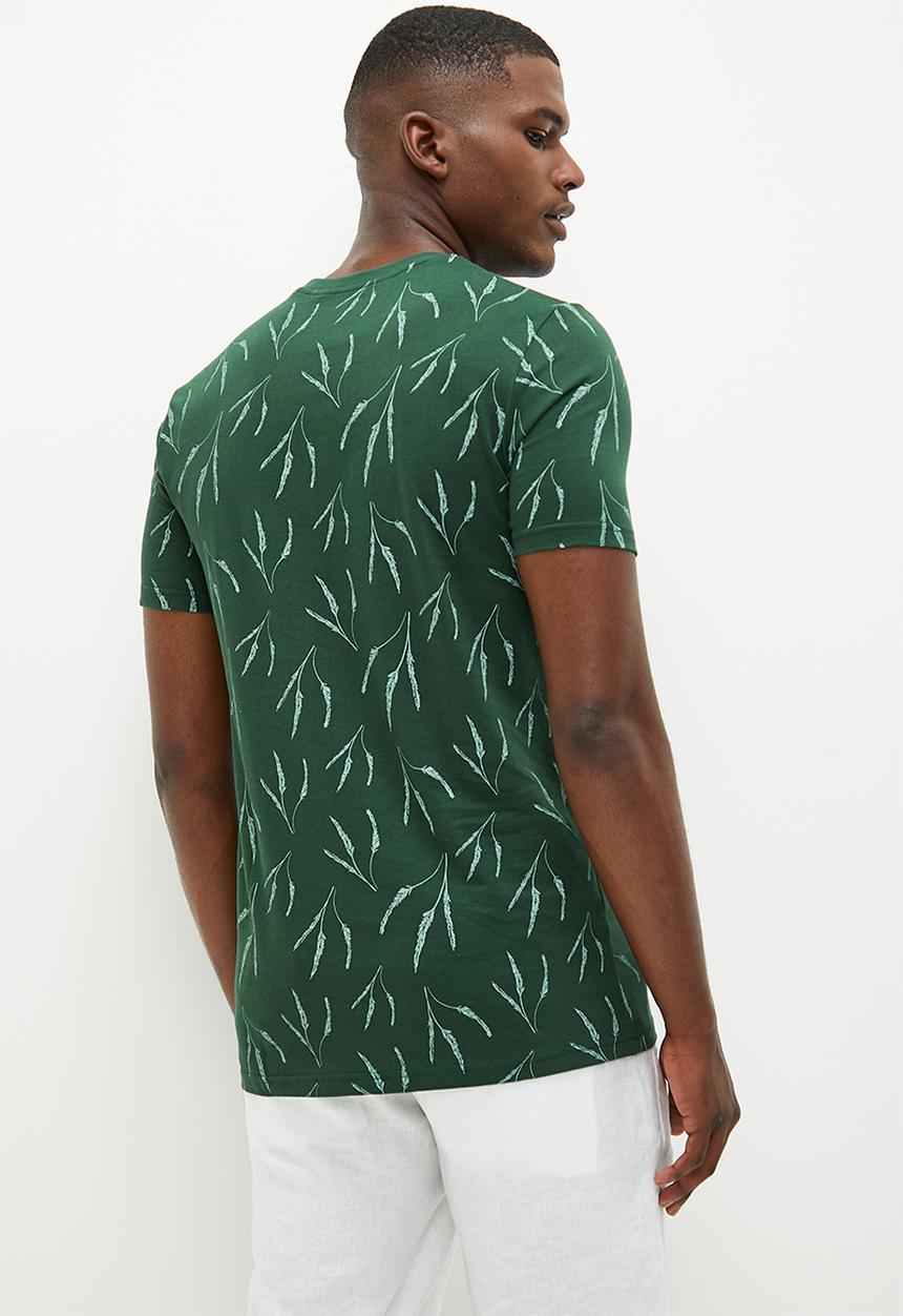 Superbalist - Feather print aop tee - green