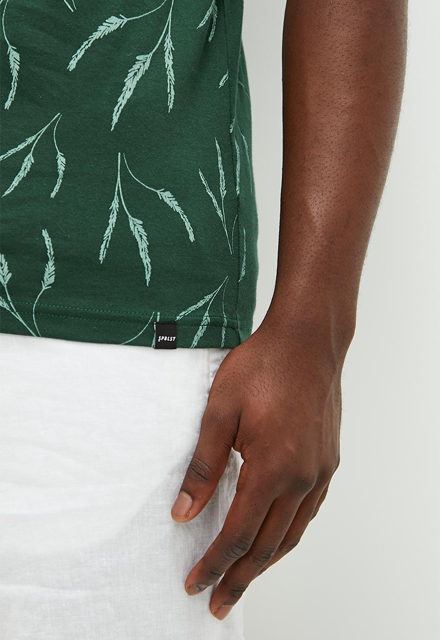 Superbalist - Feather print aop tee - green