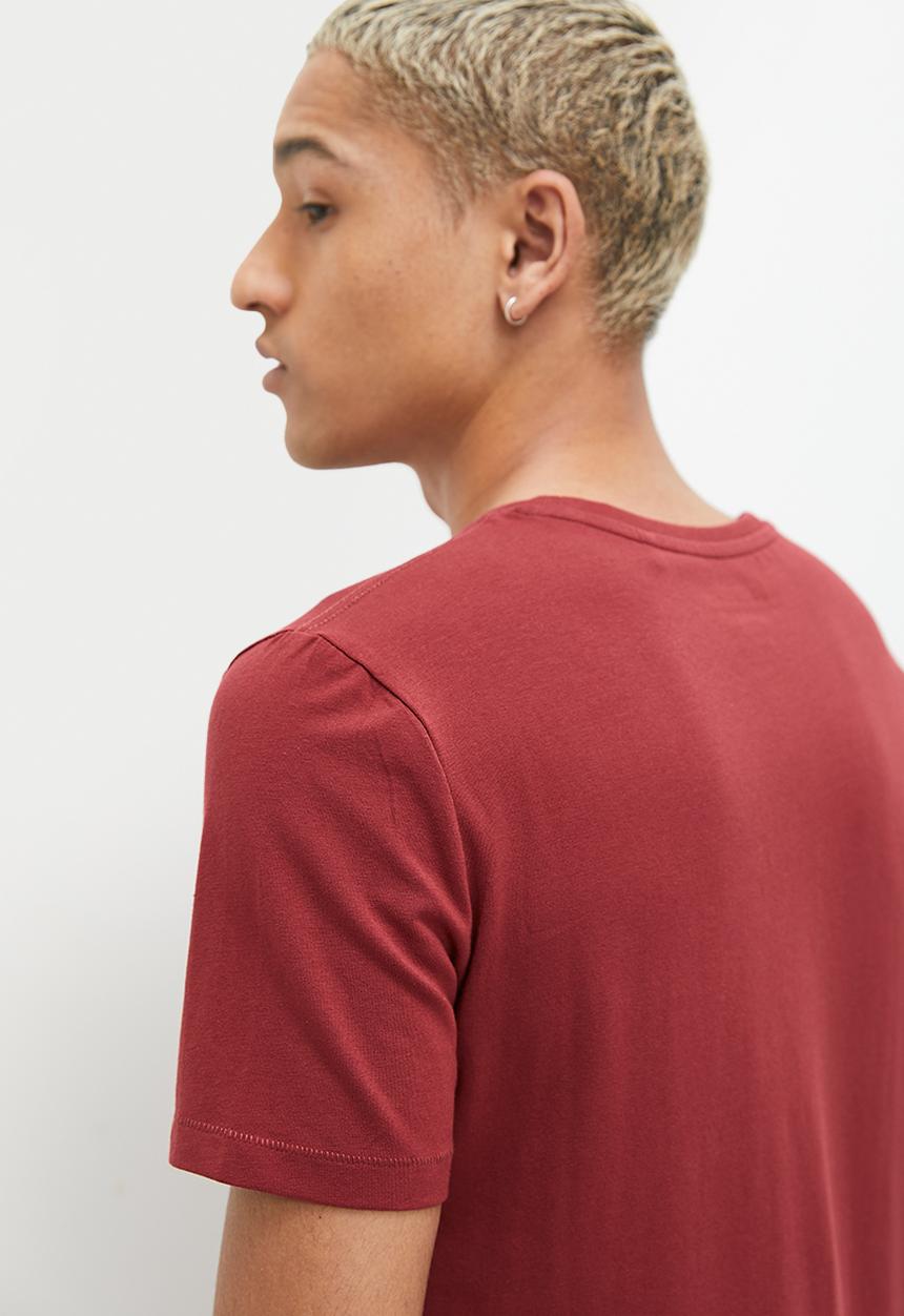 GUESS - Short sleeve cn puff small triangle tee - dark jam red