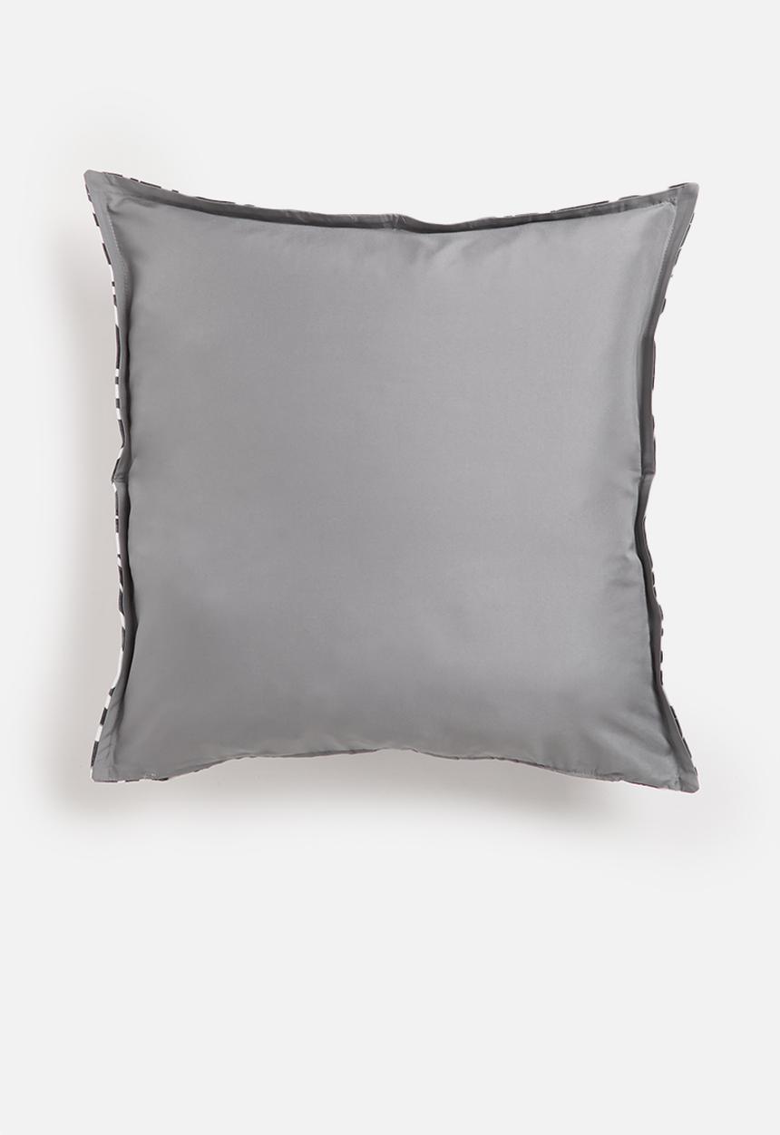 Grey Gardens - Shaded Cushion Cover - Black & White