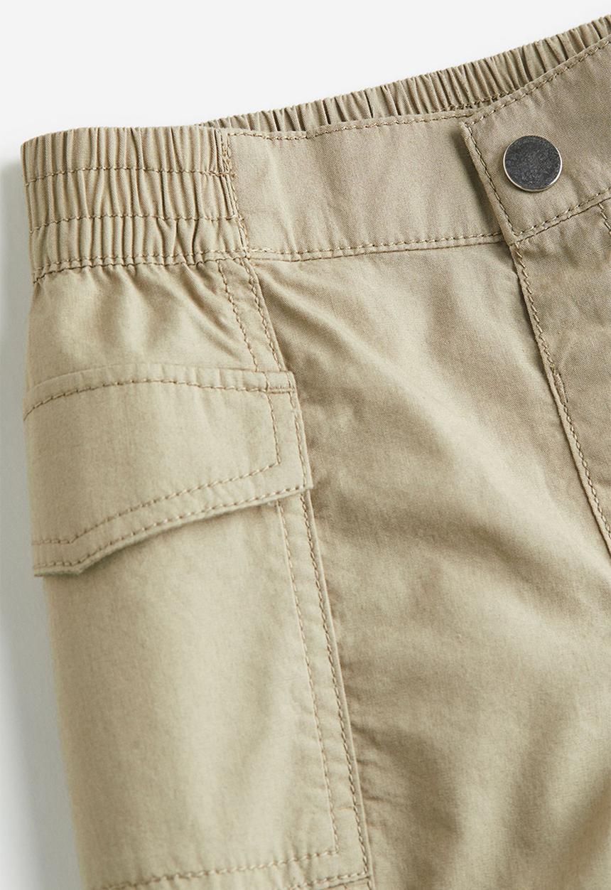 H&M - Cotton cargo shorts - khaki 