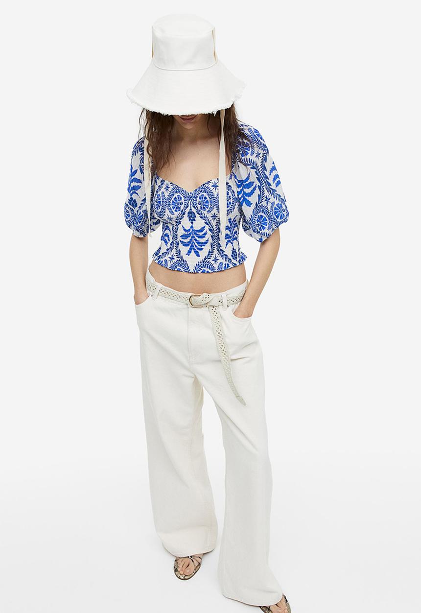 H&M - Smocked top - white blue patterned 