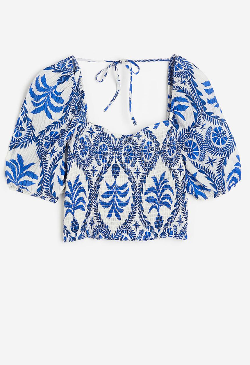 H&M - Smocked top - white blue patterned 