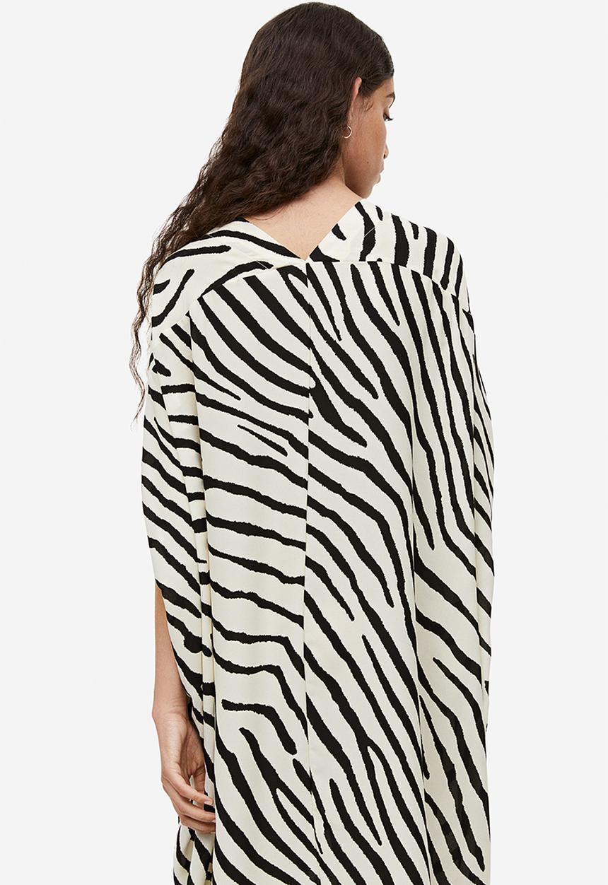 H&M - Oversized kaftan dress - natural white/zebra print