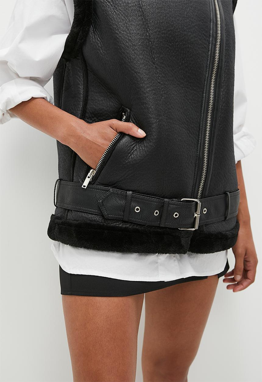 dailyfriday - Sleeveless faux fur trim aviator - black
