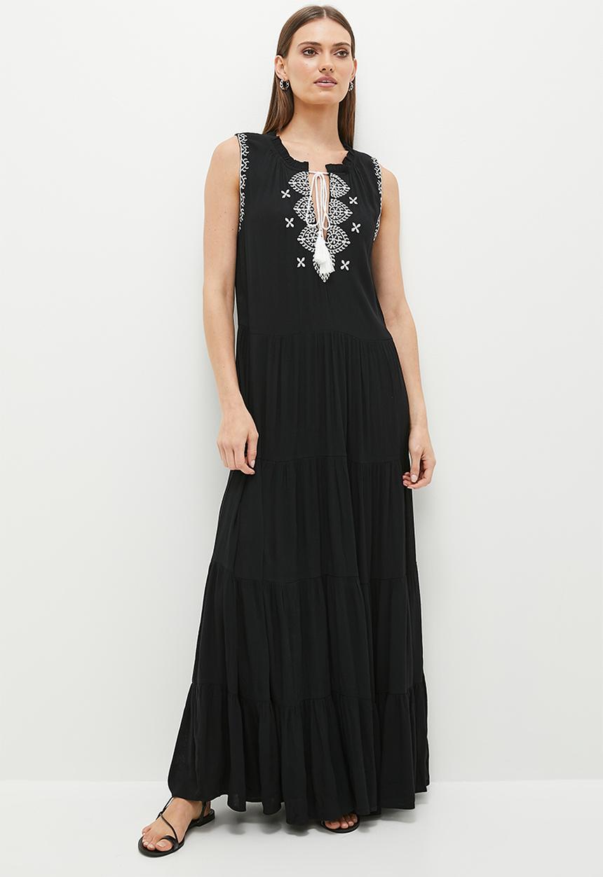 edit - Embroidery tiered dress with tassel trim - black & milk