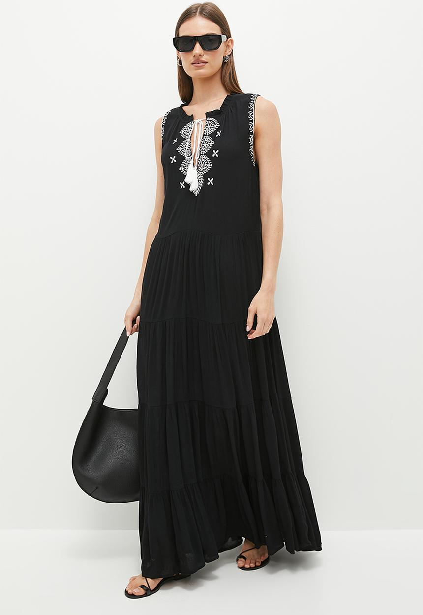 edit - Embroidery tiered dress with tassel trim - black & milk