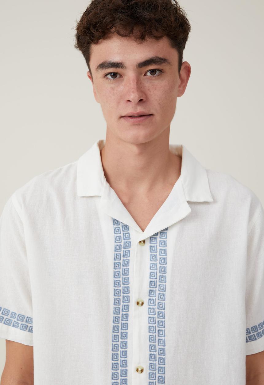 Cotton On - Cabana short sleeve shirt - light blue border 
