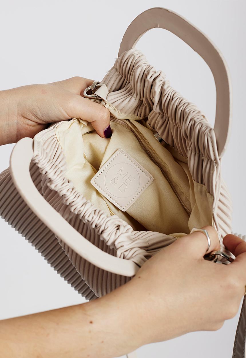 Me&B - The holiday clutch bag - stone