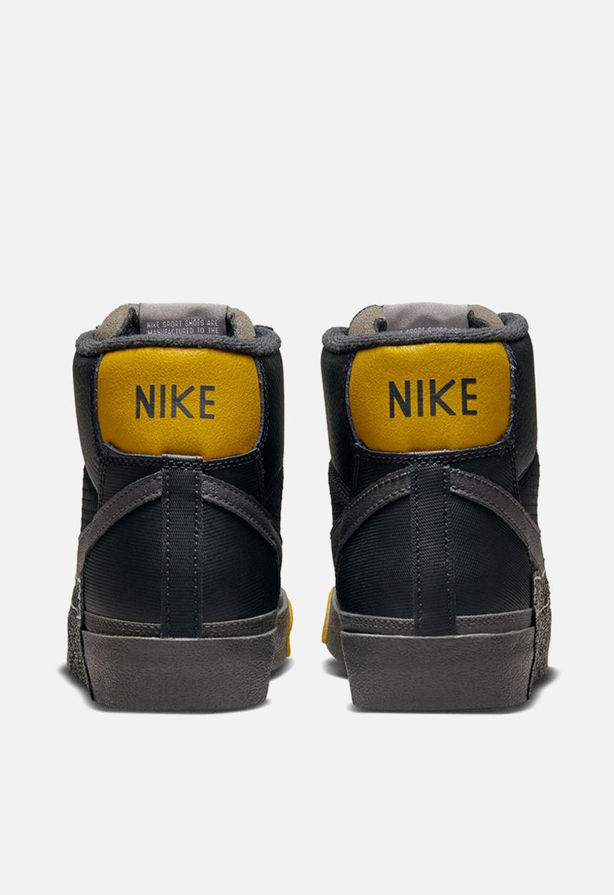 Nike - Blazer Mid Pro Club