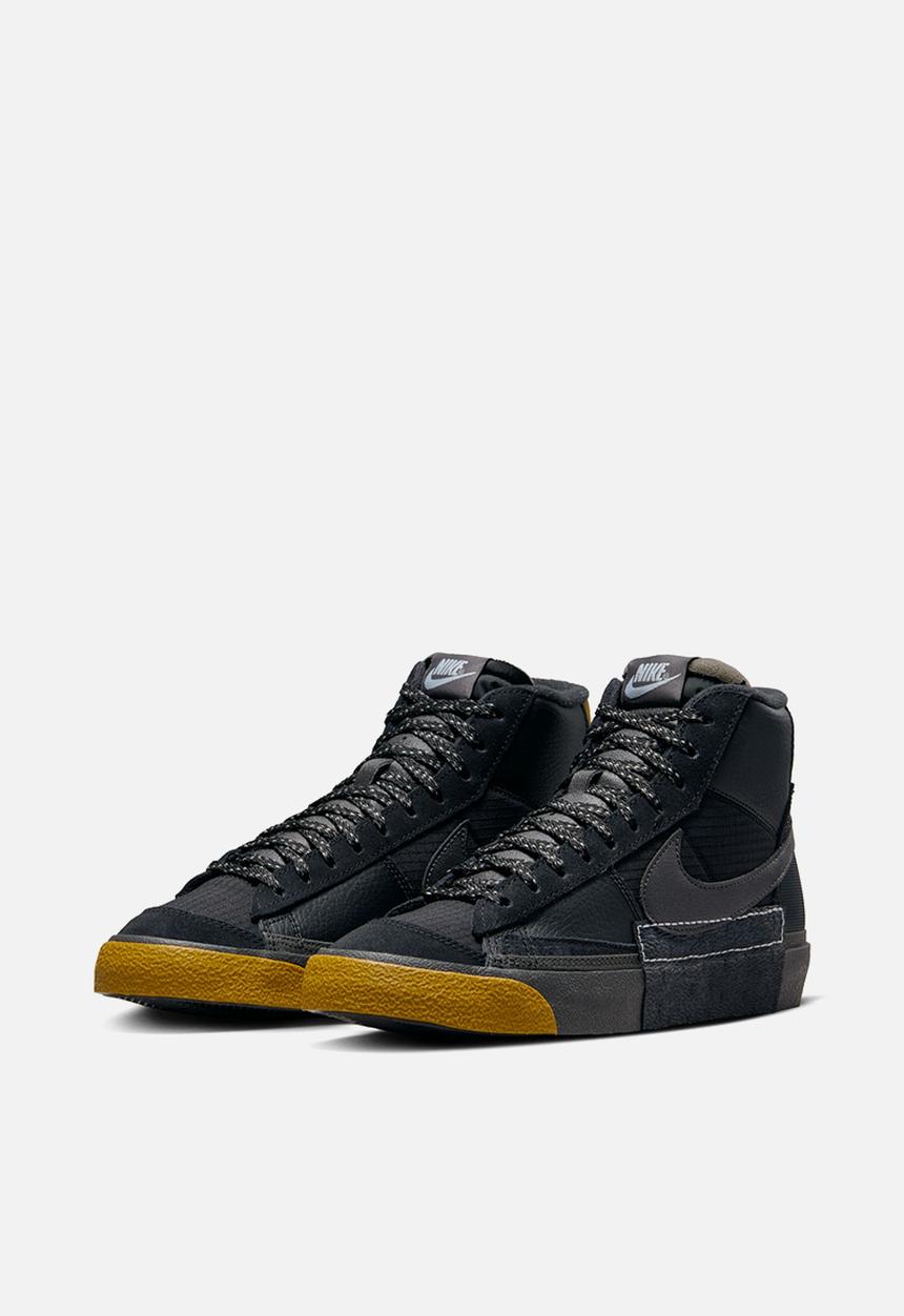 Nike - Blazer Mid Pro Club
