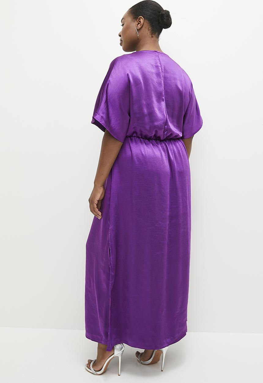 Me&B - Plus Knot Detail Kaftan Dress in Satin - Purple