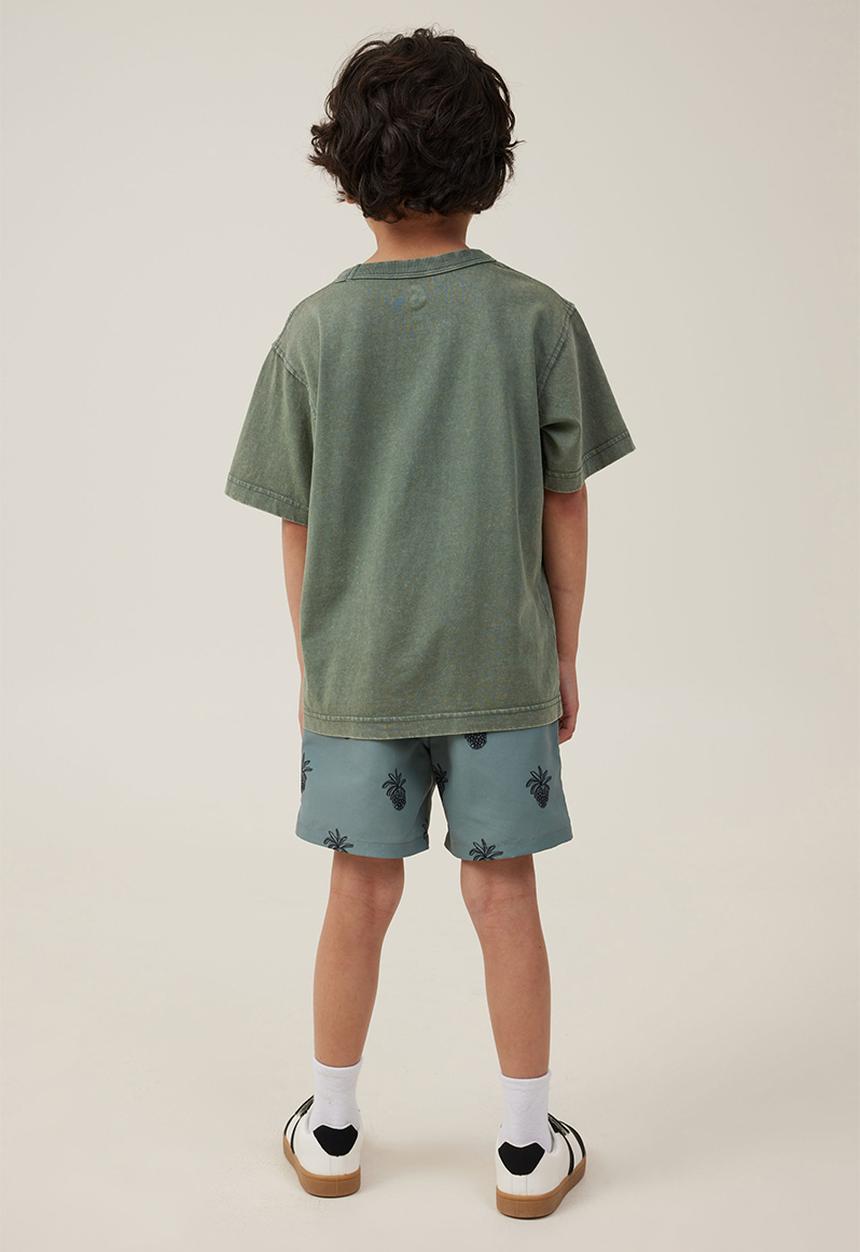 Cotton On - Bailey board short - swag green/pineapples