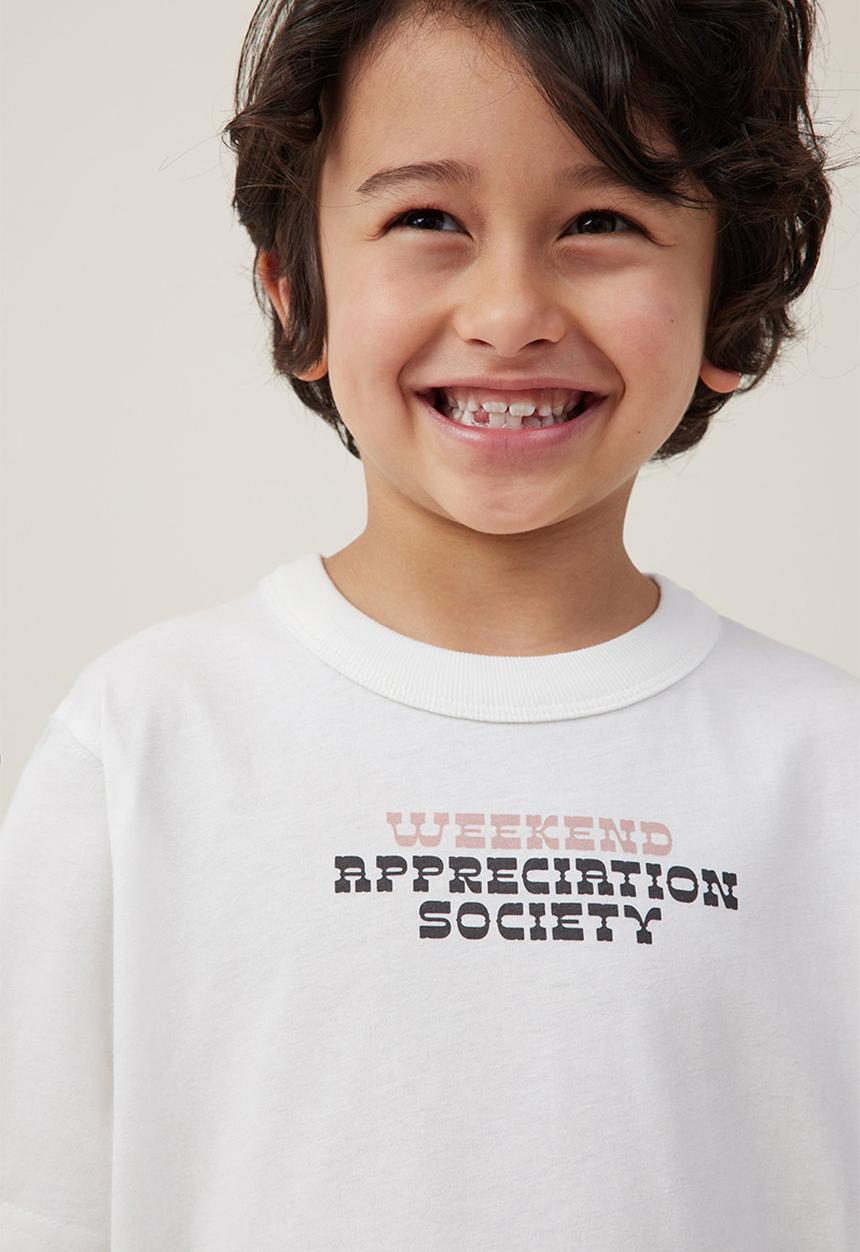 Cotton On - Jonny short sleeve print tee - vanilla/weekend appreciation society