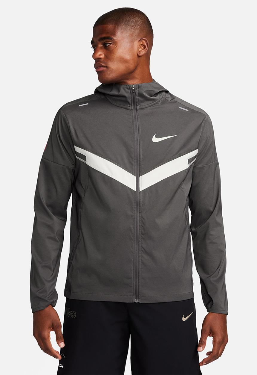 Nike - Repel UV  windrunner jacket HKNE  - grey