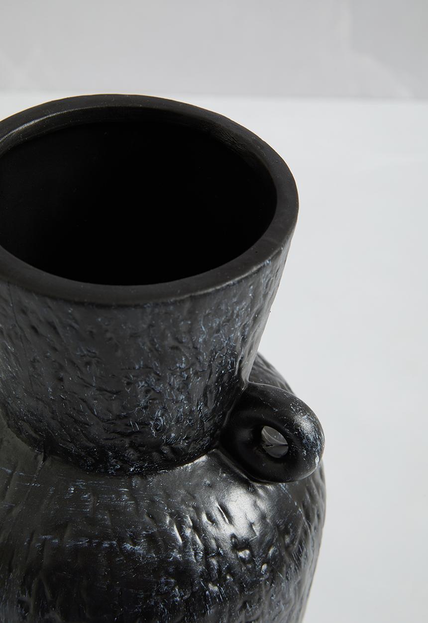 H&S - Hamley porcelain vase - matte black