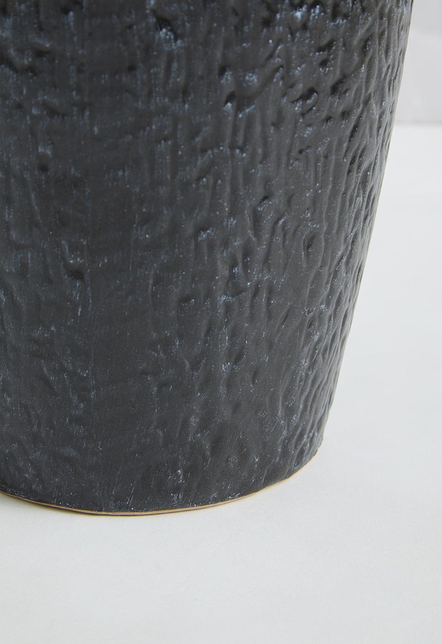 H&S - Hamley porcelain vase - matte black