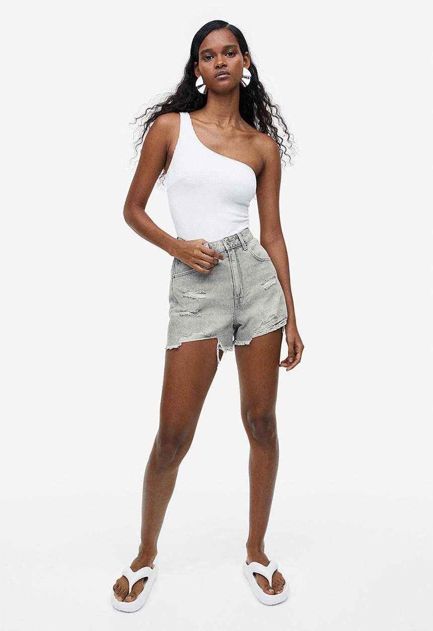 H&M - High-waisted denim shorts - light grey 